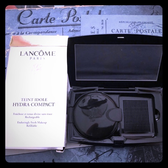 FREE Lancôme hydra compact new case only - Picture 1 of 6